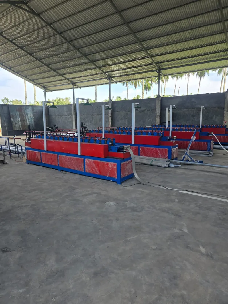 Lini produksi baja ringan PT Duta Kasih Sejahtera